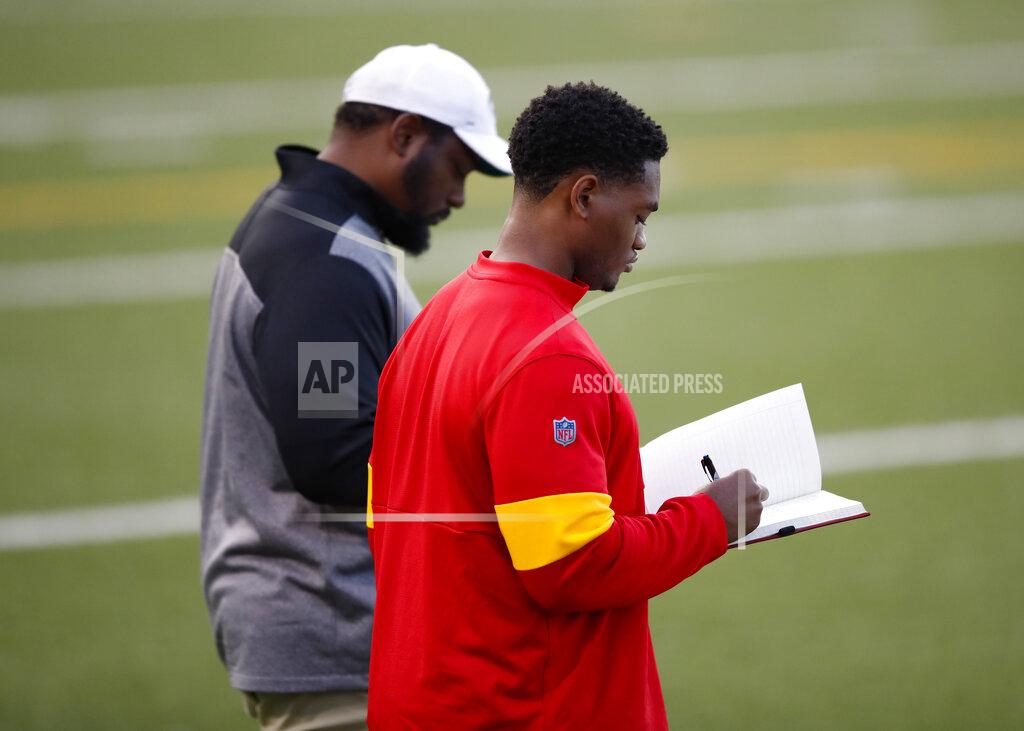 Todd Kirkland Representatives from the New York Jets and Kansas City Chiefs watch free agent quarterback Colin Kaepernick participate in an NFL football workout, Saturday, Nov. 16, 2019, in Riverdale, Ga. (AP Photo/Todd Kirkland)