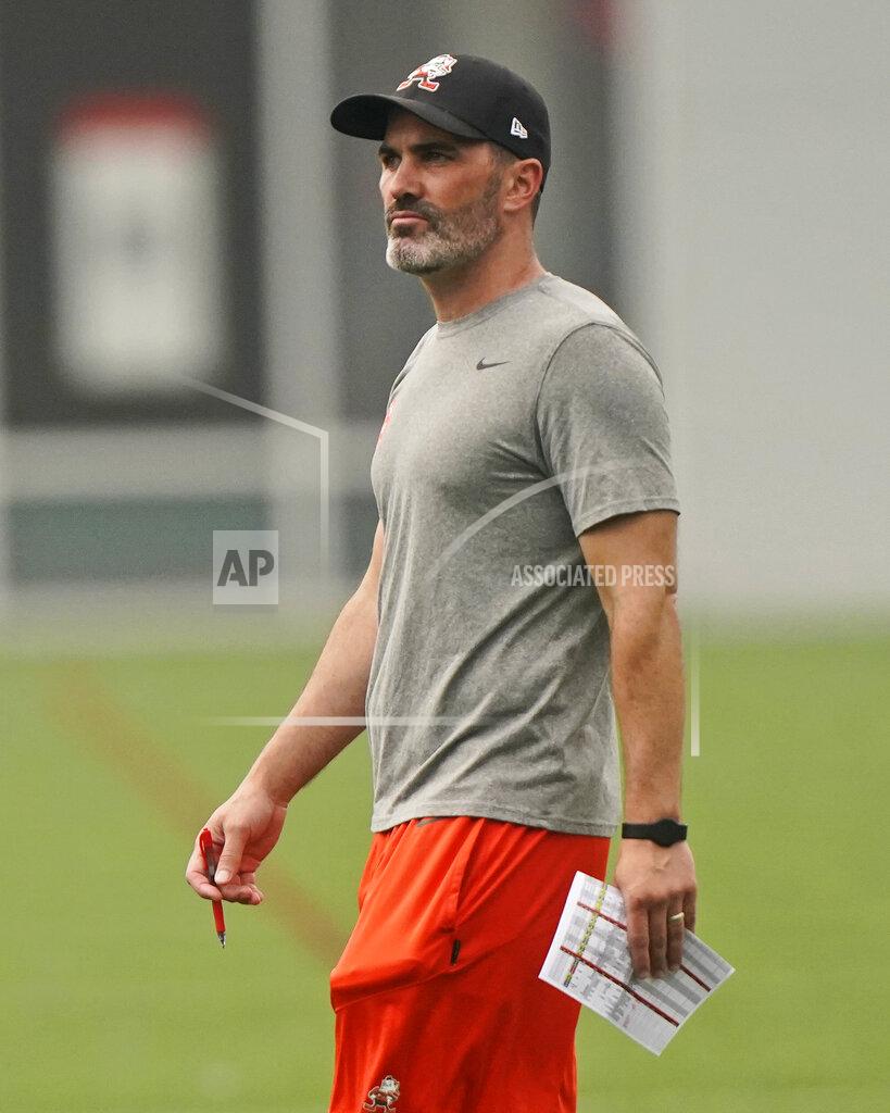 Tony Dejak Cleveland Browns head coach Kevin Stefanski watches during NFL football practice, Thursday, July 29, 2021, in Berea, Ohio. (AP Photo/Tony Dejak)