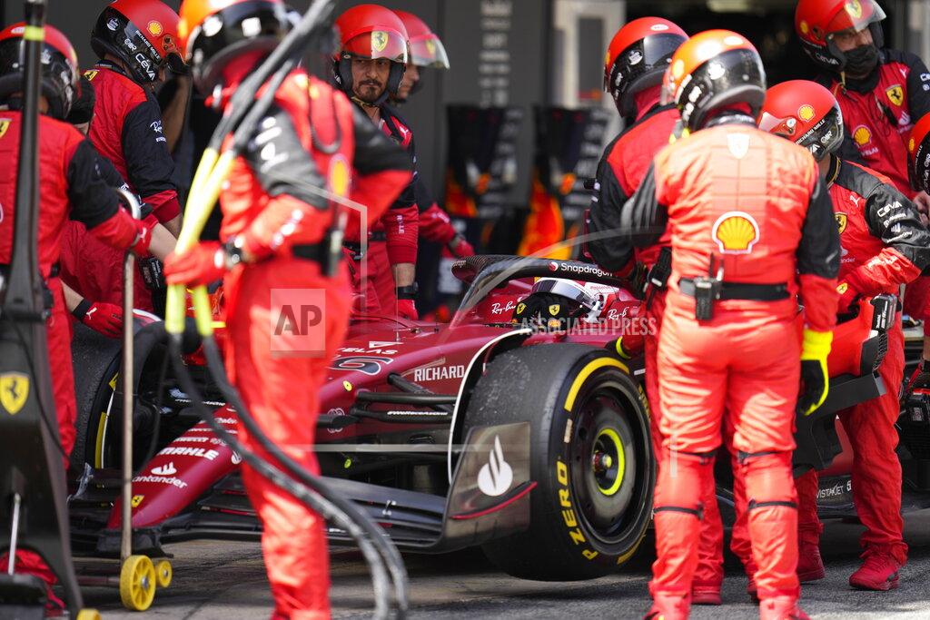 Manu Fernandez Ferrari driver Charles Leclerc of Monaco gets a pit service during the Spanish Formula One Grand Prix at the Barcelona Catalunya racetrack in Montmelo, Spain, Sunday, May 22, 2022. (AP Photo/Pool/Manu Fernandez)