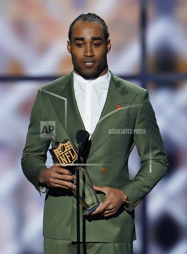 David J. Phillip AP Defensive Player of the Year New England Patriots' Stephon Gilmore speaks at the NFL Honors football award show Saturday, Feb. 1, 2020, in Miami. (AP Photo/David J. Phillip)