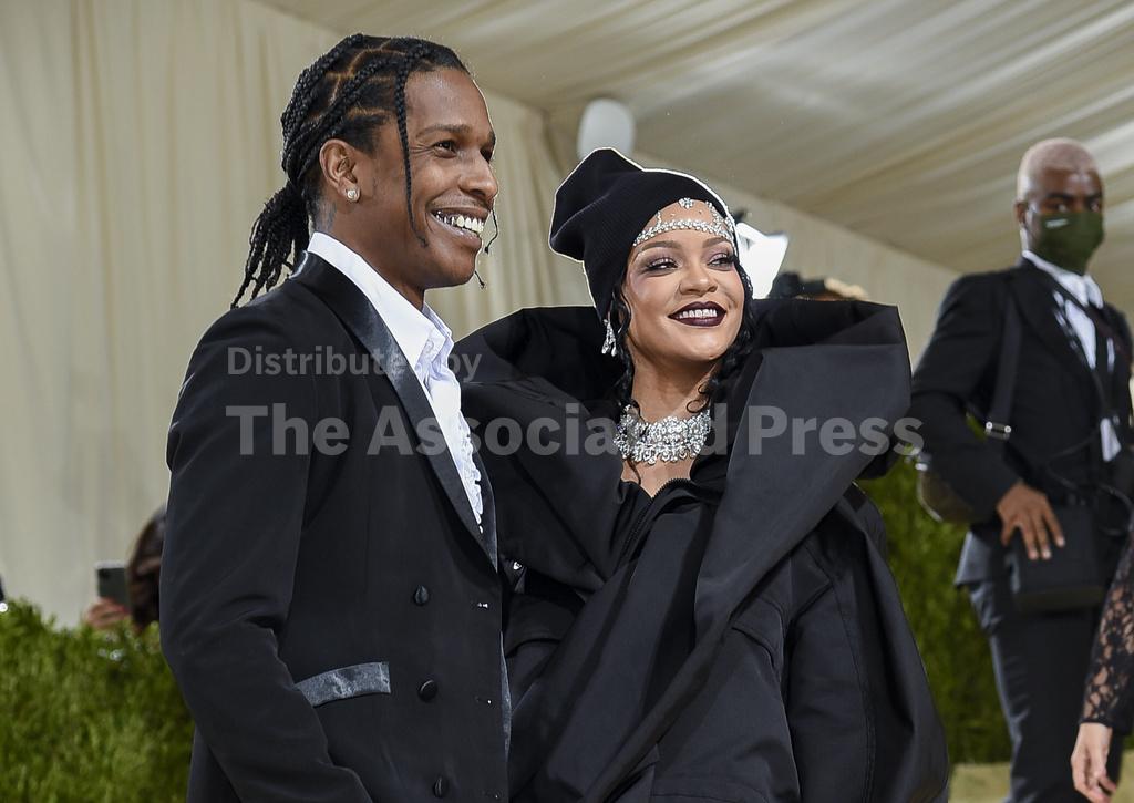 Rihanna, A$AP Rocky debut photos of their second child,... - Vimarsana News