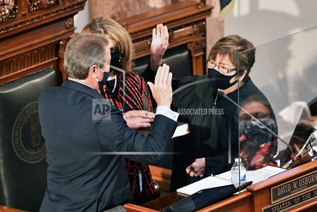 Timothy D. Easley Kentucky Supreme Court Justice Sarah Combs swears in David Osborne as Speaker of The House in Frankfort, Ky., Tuesday, Jan. 5, 2021. (AP Photo/Timothy D. Easley)