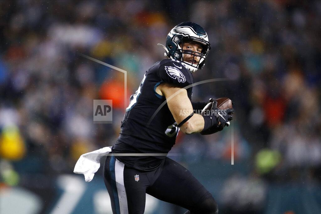 Matt Rourke Philadelphia Eagles' Zach Ertz plays during the first half of an NFL football game against the New York Giants, Monday, Dec. 9, 2019, in Philadelphia. (AP Photo/Matt Rourke)