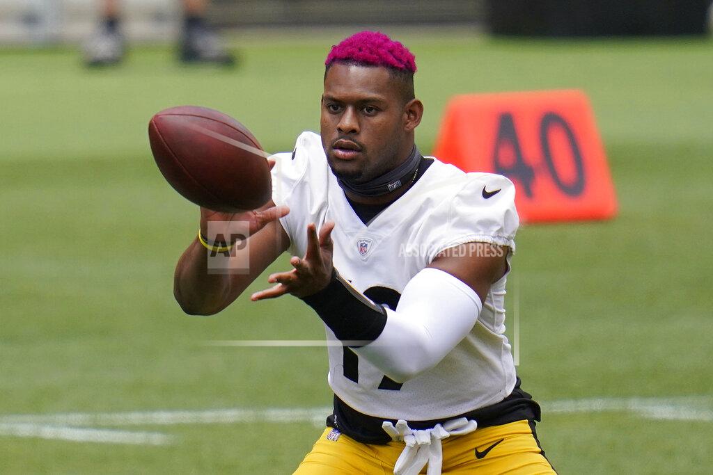 Gene J. Puskar Pittsburgh Steelers wide receiver JuJu Smith-Schuster (19) catches a pass during the team's NFL mini-camp football practice in Pittsburgh, Tuesday, June 15, 2021. (AP Photo/Gene J. Puskar)