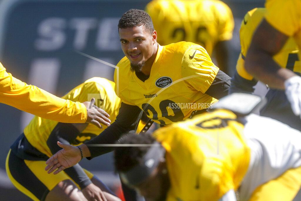 Keith Srakocic Pittsburgh Steelers newly acquired safety Minkah Fitzpatrick goes through an agility drill with new teammates as he warms up during an NFL football practice, Wednesday, Sept. 18, 2019, in Pittsburgh. (AP Photo/Keith Srakocic)