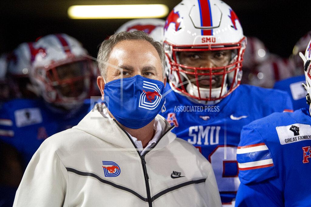 Jeffrey Mcwhorter SMU head coach Sonny Dykes prepares to lead his team onto the field before an NCAA college football game against Cincinnati, Saturday, Oct. 24, 2020, in Dallas. (AP Photo/Jeffrey McWhorter)