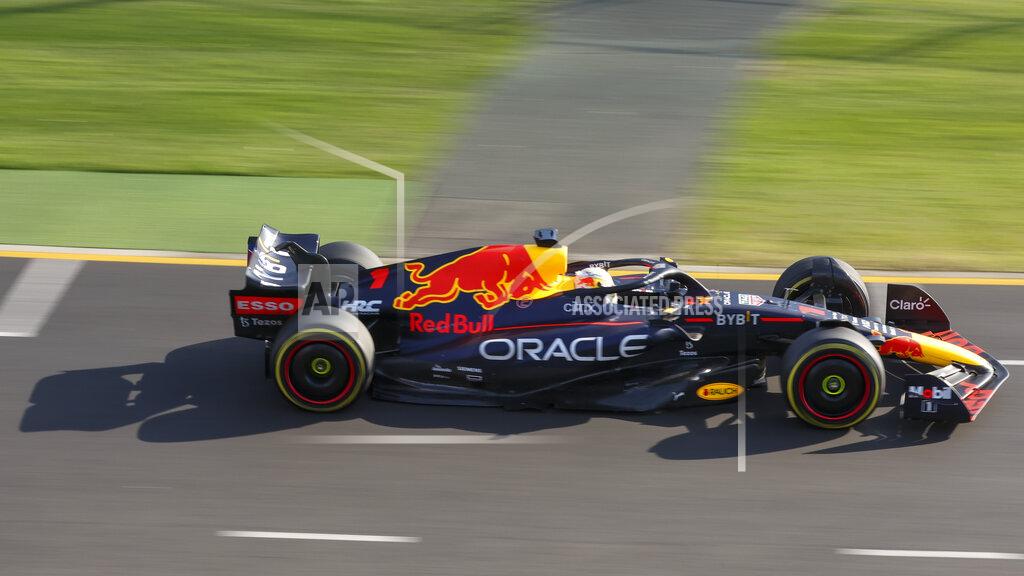 Asanka Brendon Ratnayake Red Bull driver Max Verstappen of the Netherlands steers his car during the Australian Formula One Grand Prix in Melbourne, Australia, Sunday, April 10, 2022. (AP Photo/Asanka Brendon Ratnayake)