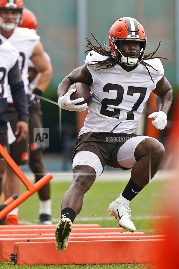Tony Dejak Cleveland Browns running back Kareem Hunt runs a drill during practice at the NFL football team's training camp facility, Tuesday, Aug. 17, 2021, in Berea, Ohio. (AP Photo/Tony Dejak)
