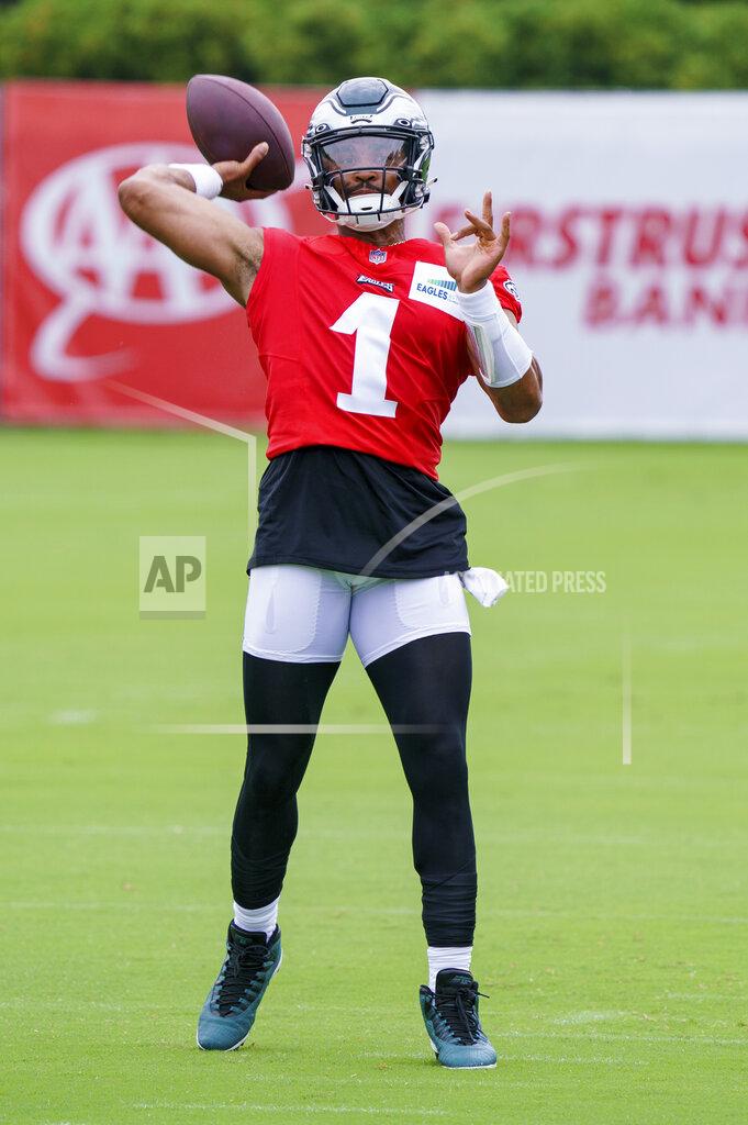 Chris Szagola Philadelphia Eagles' Jalen Hurts throws a pass during the NFL football team's training camp, Wednesday, July 27, 2022, in Philadelphia. (AP Photo/Chris Szagola)