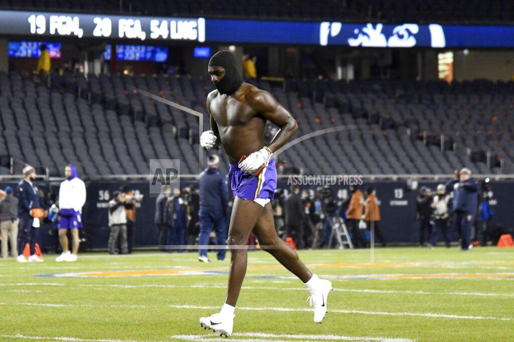 David Banks FILE - In this Nov. 18, 2018 file photo Minnesota Vikings safety Jayron Kearse warms up before an NFL football game against the Chicago Bears in Chicago. Kearse has been arrested in Minneapolis on suspicion of driving while impaired and with a loaded gun. The Minnesota State Patrol says a trooper stopped Kearse just before 4 a.m. Sunday, Oct. 27, 2019 after seeing a Mercedes drive around a barricade onto a closed portion of Interstate 94 and "observed signs of alcohol impairment." (AP Photo/David Banks, file)