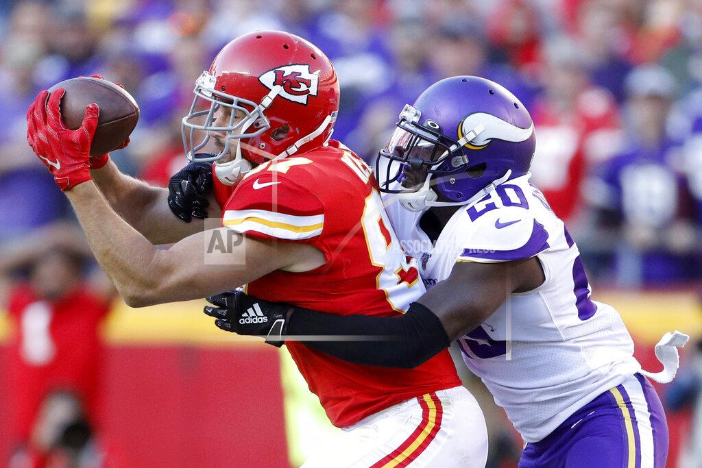 Colin E. Braley Kansas City Chiefs tight end Travis Kelce (87) makes a catch against Minnesota Vikings cornerback Mackensie Alexander (20) during the second half of an NFL football game in Kansas City, Mo., Sunday, Nov. 3, 2019. (AP Photo/Colin E. Braley)