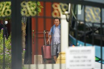 North Korean diplomats leave Malaysia after ties are severed North Korean diplomats leave Malaysia after ties are severed