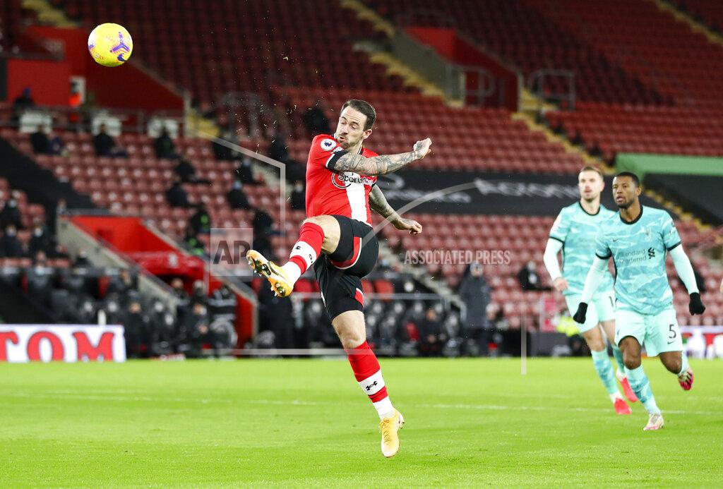 Noami Baker Southampton's Danny Ings scores his team's first goal during the English Premier League soccer match between Southampton and Liverpool at St Mary's Stadium, Southampton, England, Monday, Jan. 4, 2021. (AP Photo/Noami Baker,Pool)