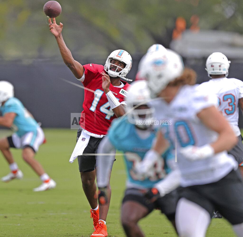 David Santiago Miami Dolphins quarterback Jacoby Brissett (14) throws during NFL football practice at Baptist Health Training Complex in Hard Rock Stadium on Thursday, Oct. 7, 2021, in Miami Gardens, Fla. The Dolphins play the Tampa Bay Buccaneers on Sunday in Tampa. (David Santiago/Miami Herald via AP)