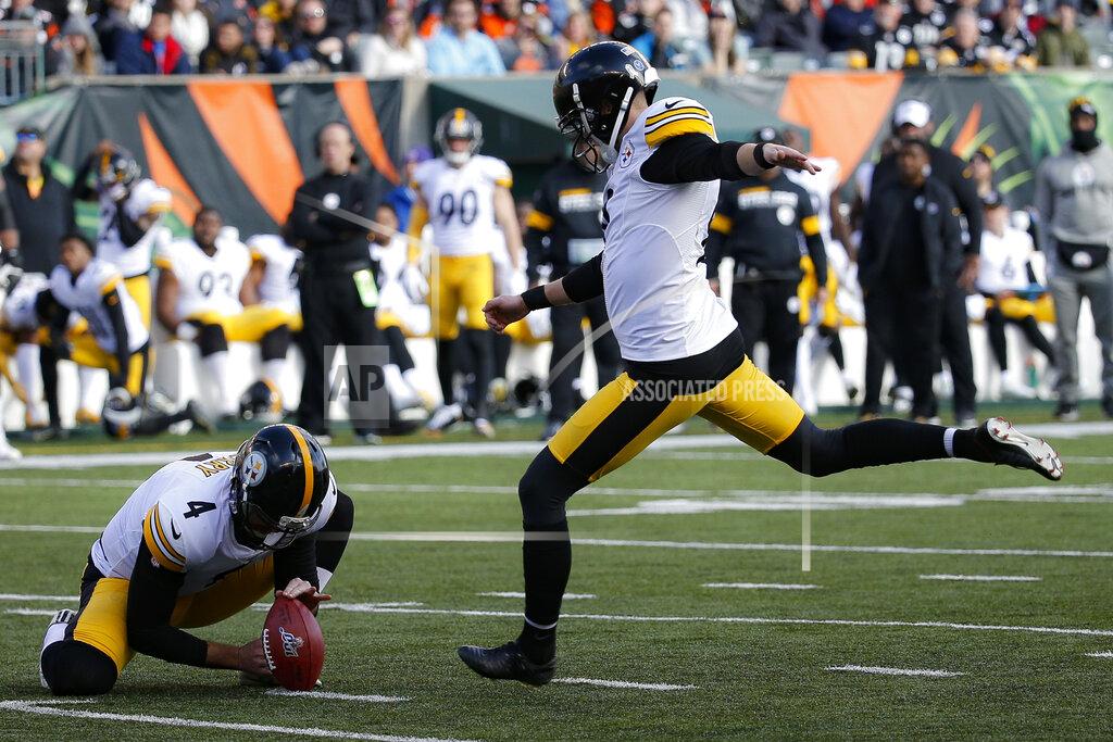 Frank Victores Pittsburgh Steelers kicker Chris Boswell (9) kicks a field goal during the first half an NFL football game against the Cincinnati Bengals, Sunday, Nov. 24, 2019, in Cincinnati. (AP Photo/Frank Victores)