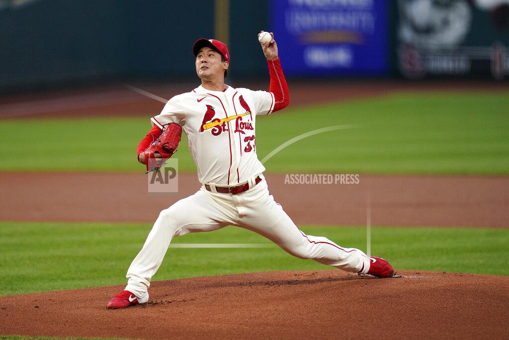 Jeff Roberson St. Louis Cardinals starting pitcher Kwang-Hyun Kim throws during the first inning of a baseball game against the Cincinnati Reds Saturday, Aug. 22, 2020, in St. Louis. (AP Photo/Jeff Roberson)