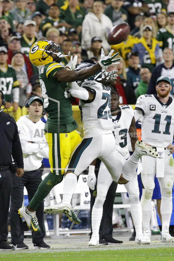 Mike Roemer Philadelphia Eagles cornerback Avonte Maddox (29) breaks up a pass intended for Green Bay Packers wide receiver Marquez Valdes-Scantling during the second half of an NFL football game Thursday, Sept. 26, 2019, in Green Bay, Wis. (AP Photo/Mike Roemer)