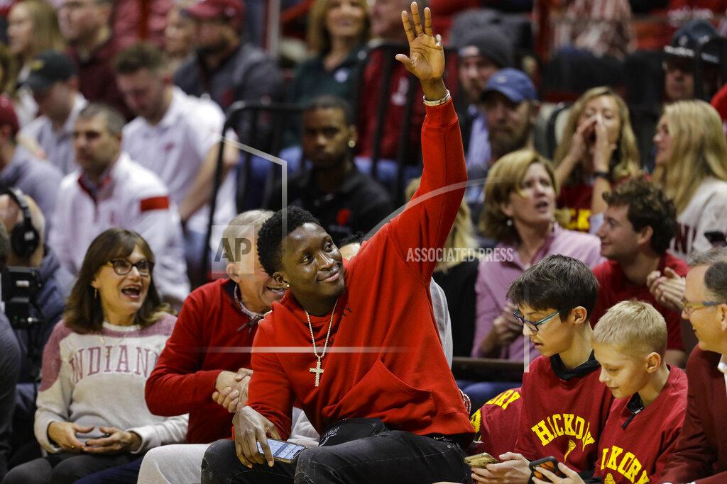 Darron Cummings Former Indiana player and Indiana Pacers guard Victor Oladipo waves as he introduced in the first half of an NCAA college basketball game between Indiana and Michigan State in Bloomington, Ind., Thursday, Jan. 23, 2020. (AP Photo/Darron Cummings)