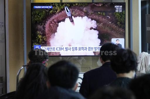 일본, 북한 첩보위성 잔해 투하 준비 일본, 북한 첩보위성 잔해 투하 준비
