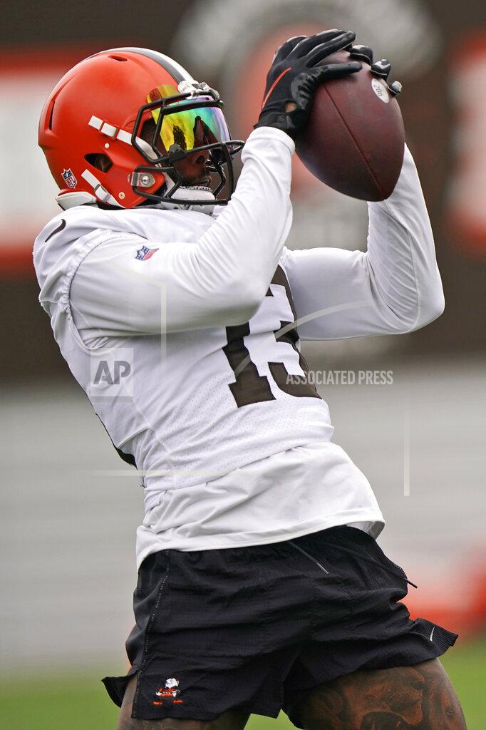 Tony Dejak Cleveland Browns wide receiver Odell Beckham Jr. catches a pass during practice at the NFL football team's training camp facility, Tuesday, Aug. 17, 2021, in Berea, Ohio. (AP Photo/Tony Dejak)