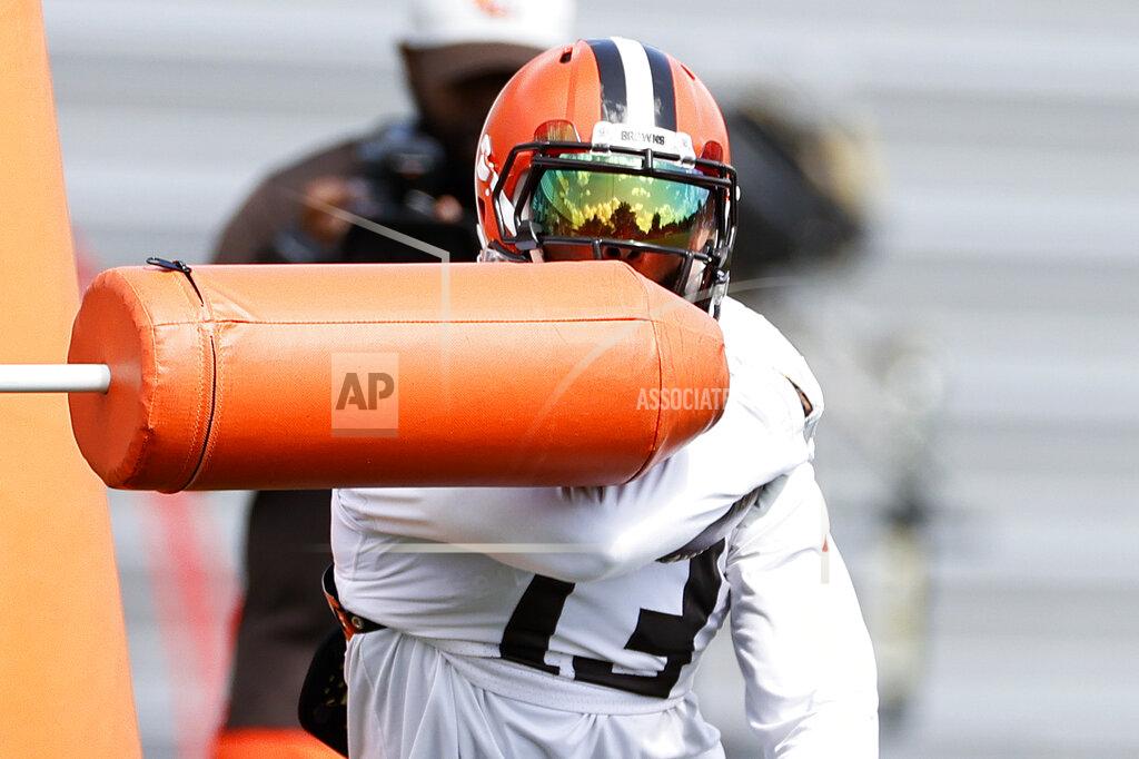 Ron Schwane Cleveland Browns wide receiver Odell Beckham Jr. runs through a drill during NFL football practice Wednesday, Sept. 1, 2021, in Berea, Ohio. (AP Photo/Ron Schwane)
