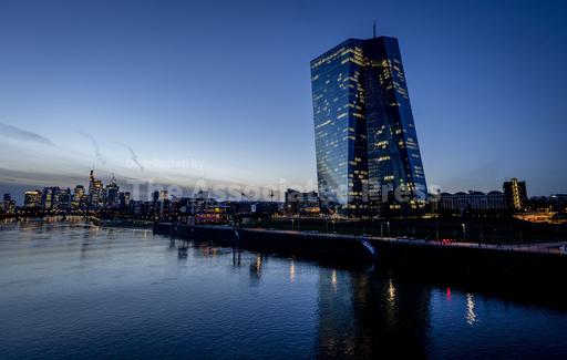 Europe's inflation eases to 6.9% as energy falls but fo... - Vimarsana News