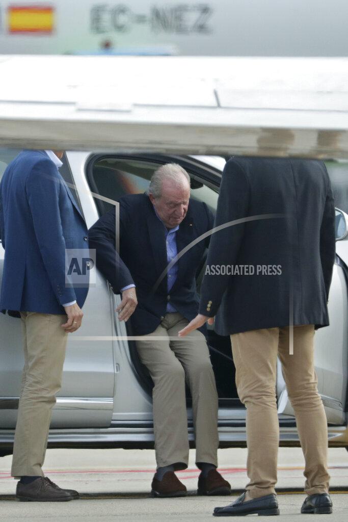 Lalo R. Villar Spain's former King Juan Carlos gets into a car on arrival by private jet at the Peinador airport in Vigo, north western Spain, Thursday, May 19, 2022. Spain's former King has returned to Spain Thursday for his first visit since leaving nearly two years ago amid a cloud of financial scandals. (AP Photo/Lalo R. Villar)