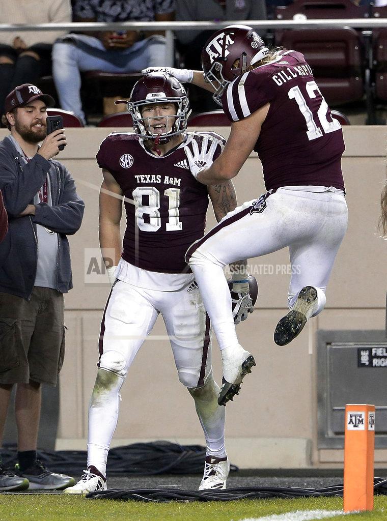 Michael Wyke Texas A&M tight end Jace Sternberger (81) gets a pat on the head from fullback Cullen Gillaspia (12) after Sternberger's touchdown against UAB during the second half of an NCAA college football game Saturday, Nov. 17, 2018, in College Station, Texas. (AP Photo/Michael Wyke)