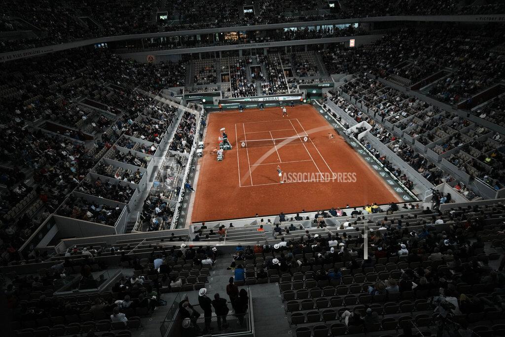 Thibault Camus View of center court Philippe Chatrier during the first round match between Barbora Krejcikova of the Czech Republic andFrance's Diane Parry at the French Open tennis tournament in Roland Garros stadium in Paris, France, Monday, May 23, 2022. (AP Photo/Thibault Camus)