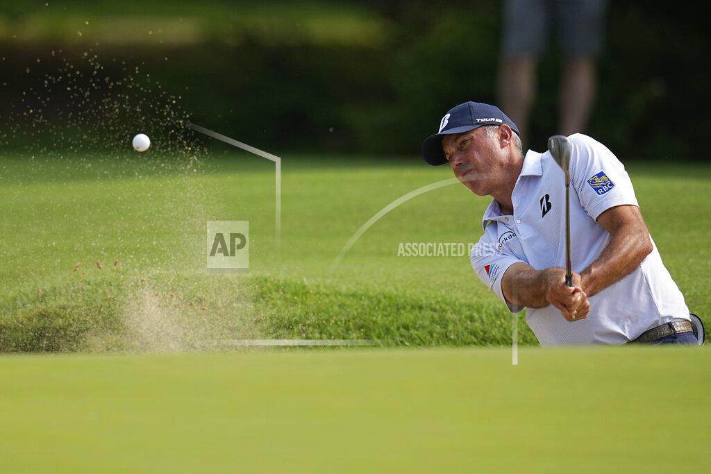 Sue Ogrocki Matt Kuchar hits from the bunker on the seventh hole during the first round of the PGA Championship golf tournament, Thursday, May 19, 2022, in Tulsa, Okla. (AP Photo/Sue Ogrocki)