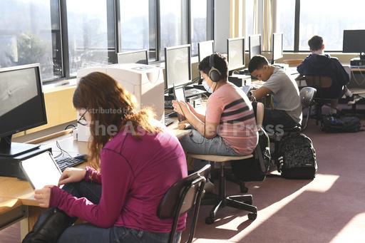 Test scores show American students slipping further beh... - Vimarsana News