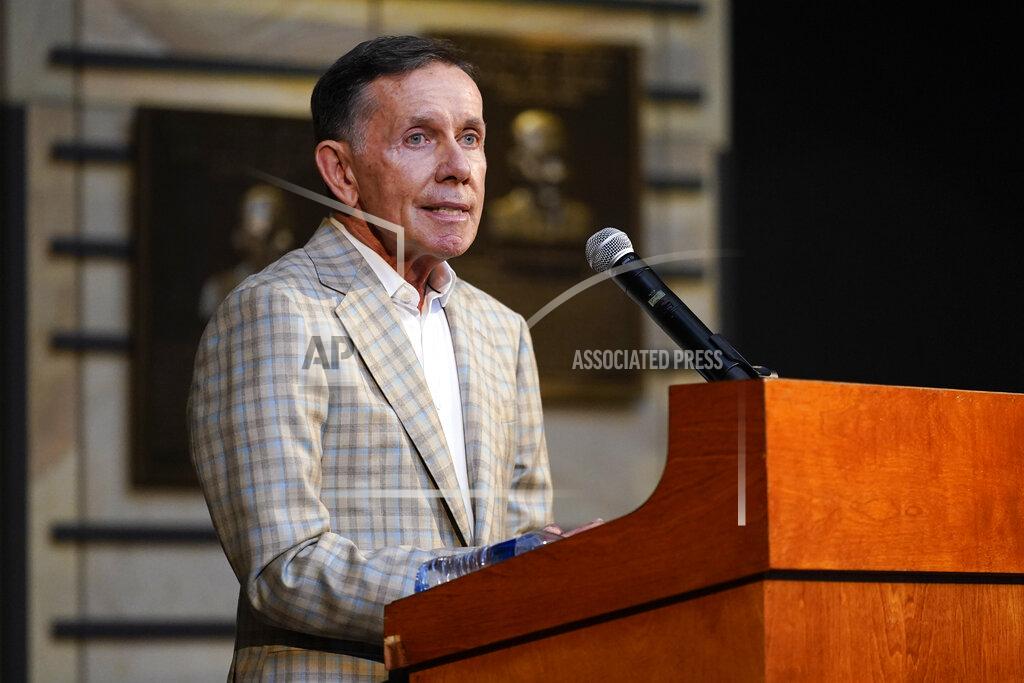 Mark Humphrey Music executive Joe Galante speaks the Country Music Hall of Fame after it was announced he will be inducted as a member Tuesday, May 17, 2022, in Nashville, Tenn. (AP Photo/Mark Humphrey)