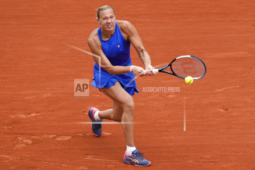 Christophe Ena Estonia's Kaia Kanepi returns the ball to Coco Gauff of the U.S. during their third round match of the French Open tennis tournament at the Roland Garros stadium Friday, May 27, 2022 in Paris. (AP Photo/Christophe Ena)