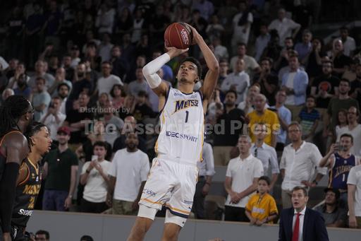 Victor Wimpanyama arrive aux États-Unis en provenance de France avant le repêchage de la NBA jeudi Victor Wimpanyama arrive aux États-Unis en provenance de France avant le repêchage de la NBA jeudi