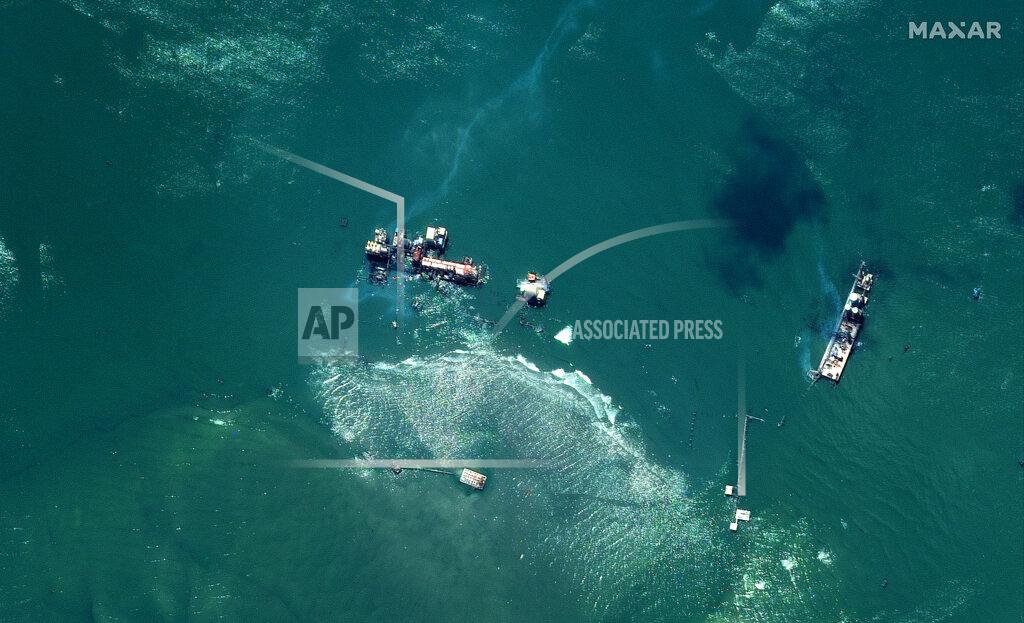 Uncredited This Sept. 4, 2021, satellite image provided by Maxar shows a view of oil slicks in the Gulf of Mexico at East Timbalier Island National Wildlife Refuge in Louisiana, in the aftermath of Hurricane Ida. (Satellite image ©2021 Maxar Technologies via AP)