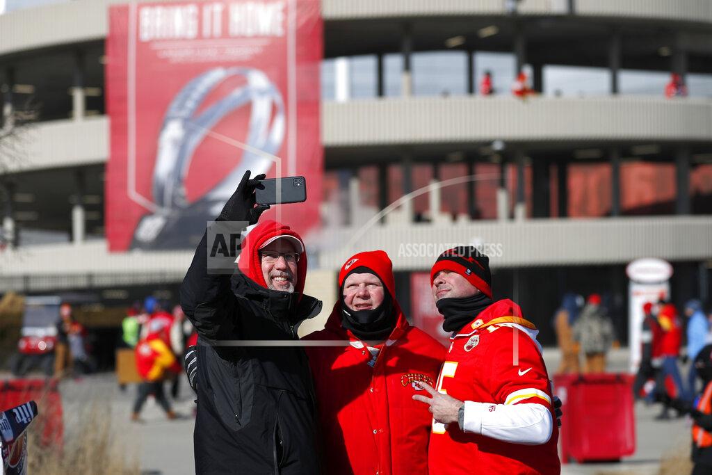 Jeff Roberson Fans take a selfie outside Arrowhead Stadium before the NFL AFC Championship football game between the Kansas City Chiefs and the Tennessee Titans Sunday, Jan. 19, 2020, in Kansas City, MO. (AP Photo/Jeff Roberson)