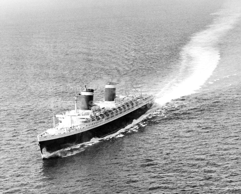 Ocean Liners Buy Photos AP Images Collections