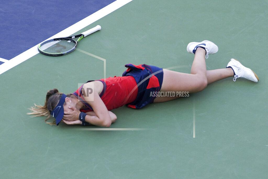 Paula Badosa defeats Victoria Azarenka at BNP Paribas Open