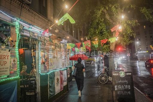 NYC outdoor dining sheds were a celebrated pandemic-era... - Vimarsana News