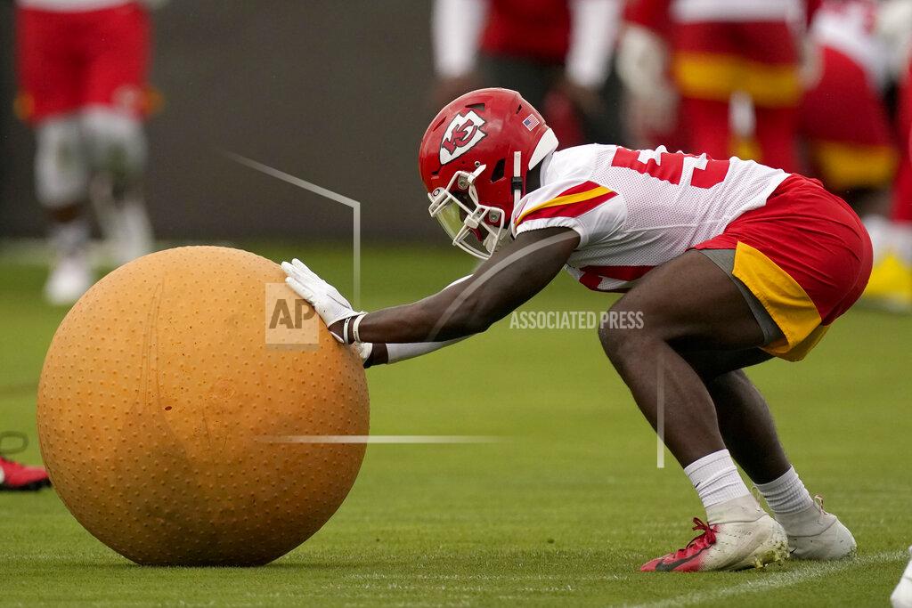 Charlie Riedel Kansas City Chiefs linebacker Willie Gay Jr. participates in a drill during the NFL football team's organized team activities Thursday, May 27, 2021, in Kansas City, Mo. (AP Photo/Charlie Riedel)