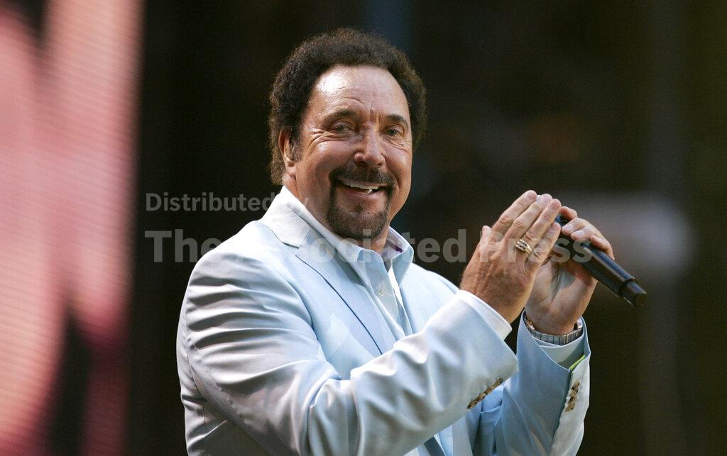 Photo Gallery Tom Jones Birthday | Buy Photos | AP Images | DetailView