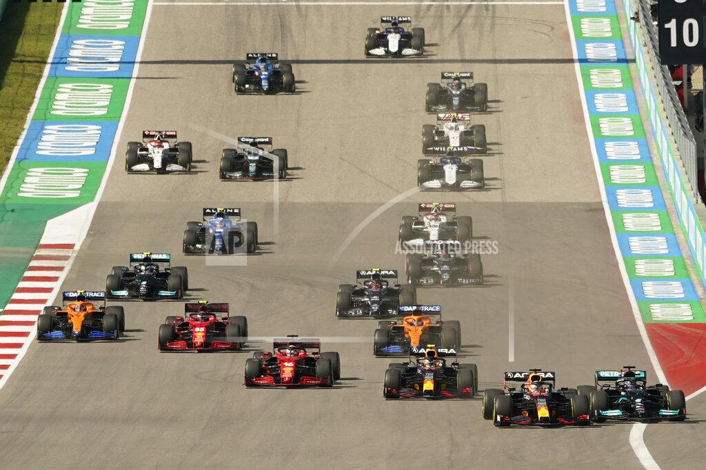 Eric Gay Red Bull driver Max Verstappen, of the Netherlands, squeezes Mercedes driver Lewis Hamilton, of Britain, at the start of the Formula One U.S. Grand Prix auto race at the Circuit of the Americas, Sunday, Oct. 24, 2021, in Austin, Texas. (AP Photo/Eric Gay)
