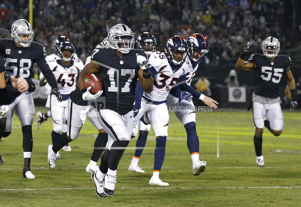 Broncos Raiders Football