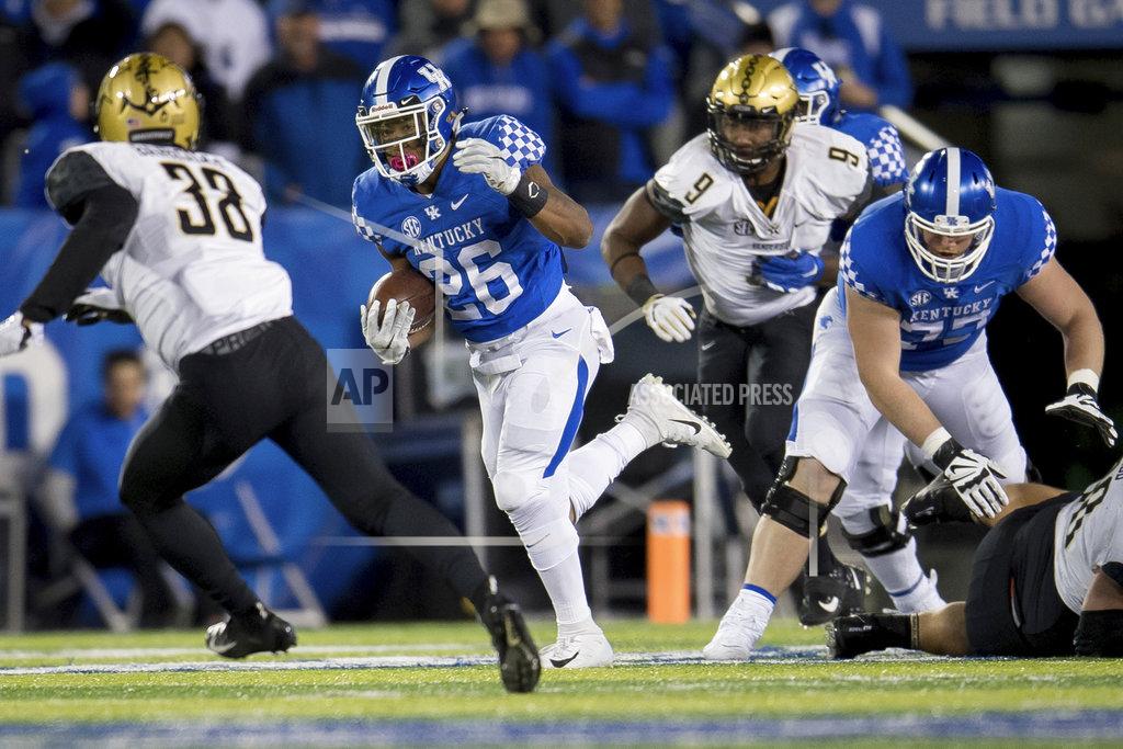 Bryan Woolston Kentucky running back Benny Snell Jr. (26) during the second half of an NCAA college football game against Vanderbilt in Lexington, Ky., Saturday, Oct. 20, 2018. Kentucky won, 14-7. (AP Photo/Bryan Woolston)