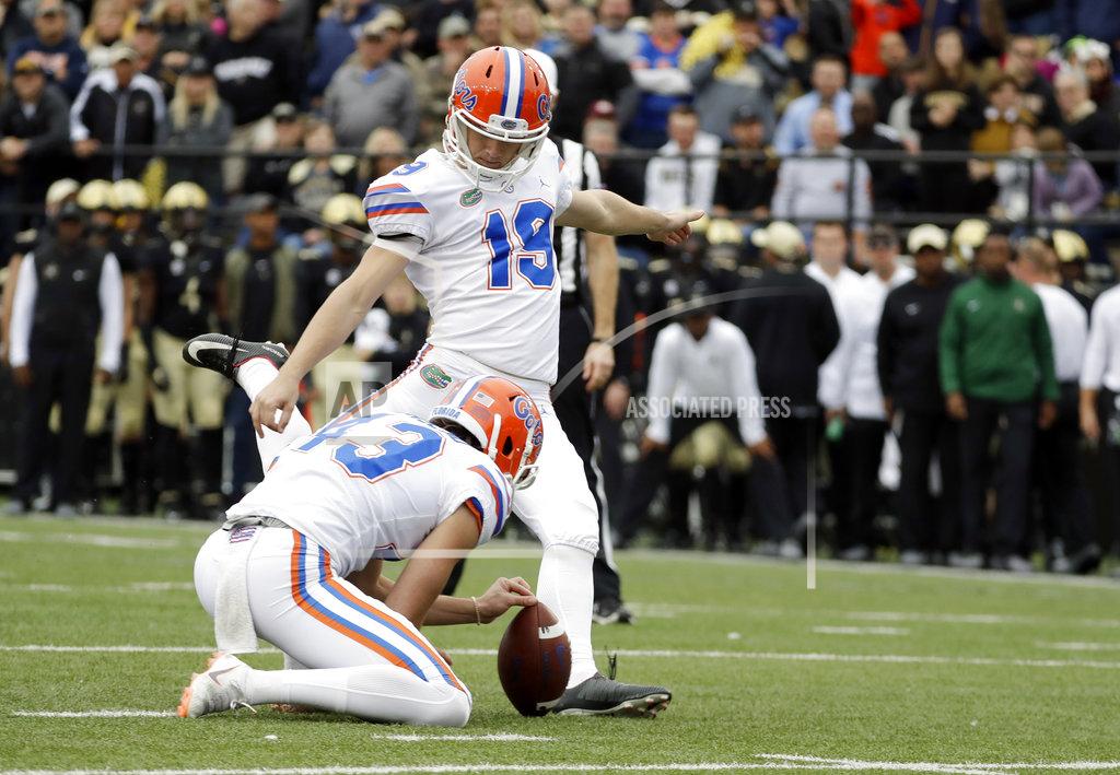 Mark Humphrey Florida place kicker Evan McPherson (19) kicks a 22-yard field goal against Vanderbilt in the first half of an NCAA college football game Saturday, Oct. 13, 2018, in Nashville, Tenn. (AP Photo/Mark Humphrey)