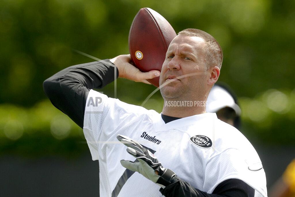 Keith Srakocic Pittsburgh Steelers quarterback Ben Roethlisberger (7) throws the ball during an NFL football practice, Tuesday, May 21, 2019, in Pittsburgh. Roethlisberger received pointed criticism from former teammates Antonio Brown and Le'Veon Bell among others during the offseason, both of whom took shots at Roethlisberger's leadership skills. Roethlisberger says the criticism bothered him but he's eager to move forward.(AP Photo/Keith Srakocic)