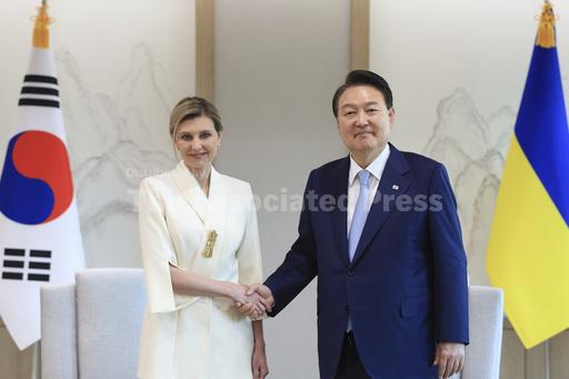 한국 대통령, 우크라이나 영부인과의 회담에서 키에프에 대한 비살상 원조 확대 약속 한국 대통령, 우크라이나 영부인과의 회담에서 키에프에 대한 비살상 원조 확대 약속