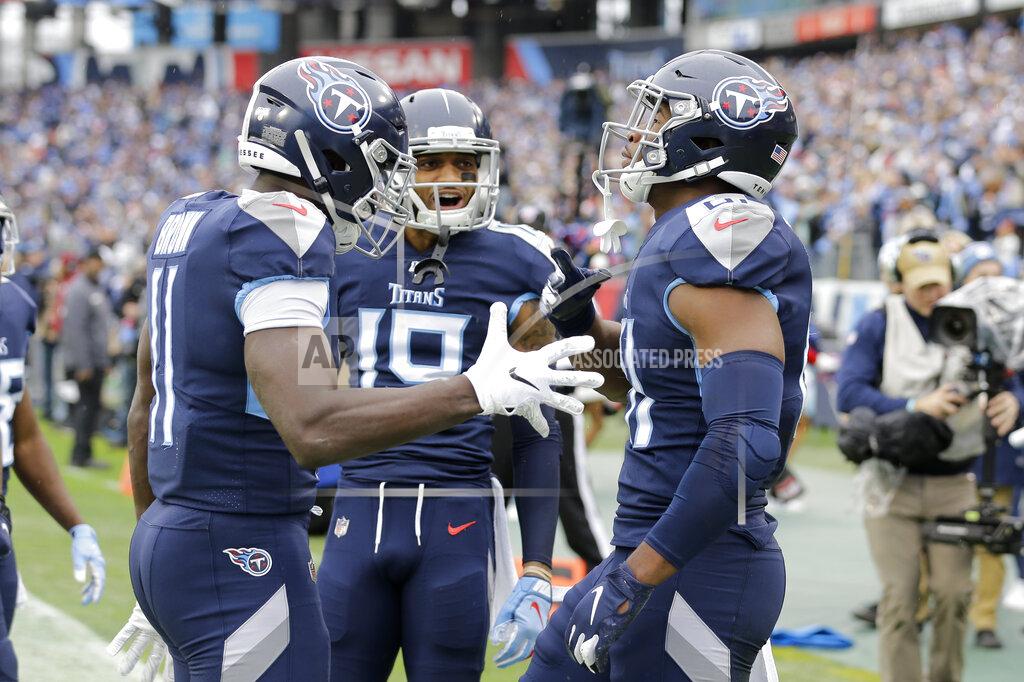 James Kenney Tennessee Titans tight end Jonnu Smith, right, is congratulated after scoring at touchdown against the New Orleans Saints in the first half of an NFL football game Sunday, Dec. 22, 2019, in Nashville, Tenn. (AP Photo/James Kenney)
