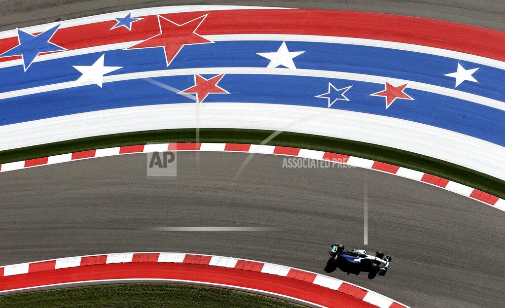 Eric Gay ARCHIVO - El piloto de Mercedes, el alemán Nico Rosberg, se desplaza por la pista durante la primera sesión de práctica del Gran Premio de Fórmula 1 de Estados Unidos en el Circuito de las Américas en Austin, Texas, el viernes 31 de octubre de 2014. (AP Foto/Eric Gay, Archivo)