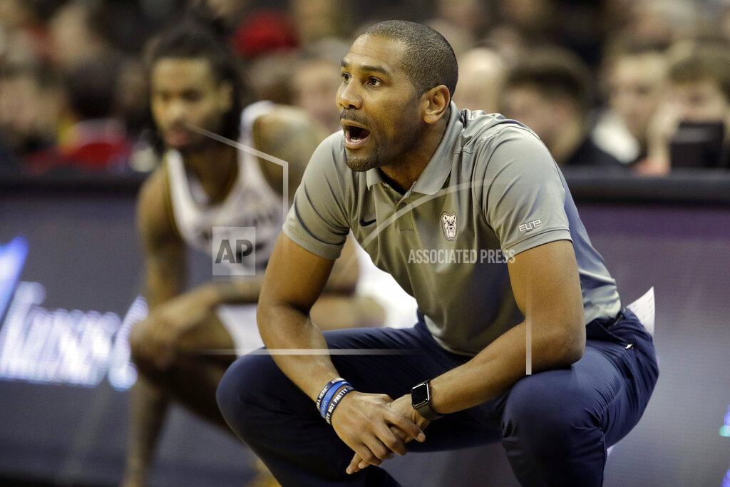 Charlie Riedel Butler head coach LaVall Jordan talks to his players during the first half of an NCAA college basketball game against Missouri, Monday, Nov. 25, 2019, in Kansas City, Mo. (AP Photo/Charlie Riedel)